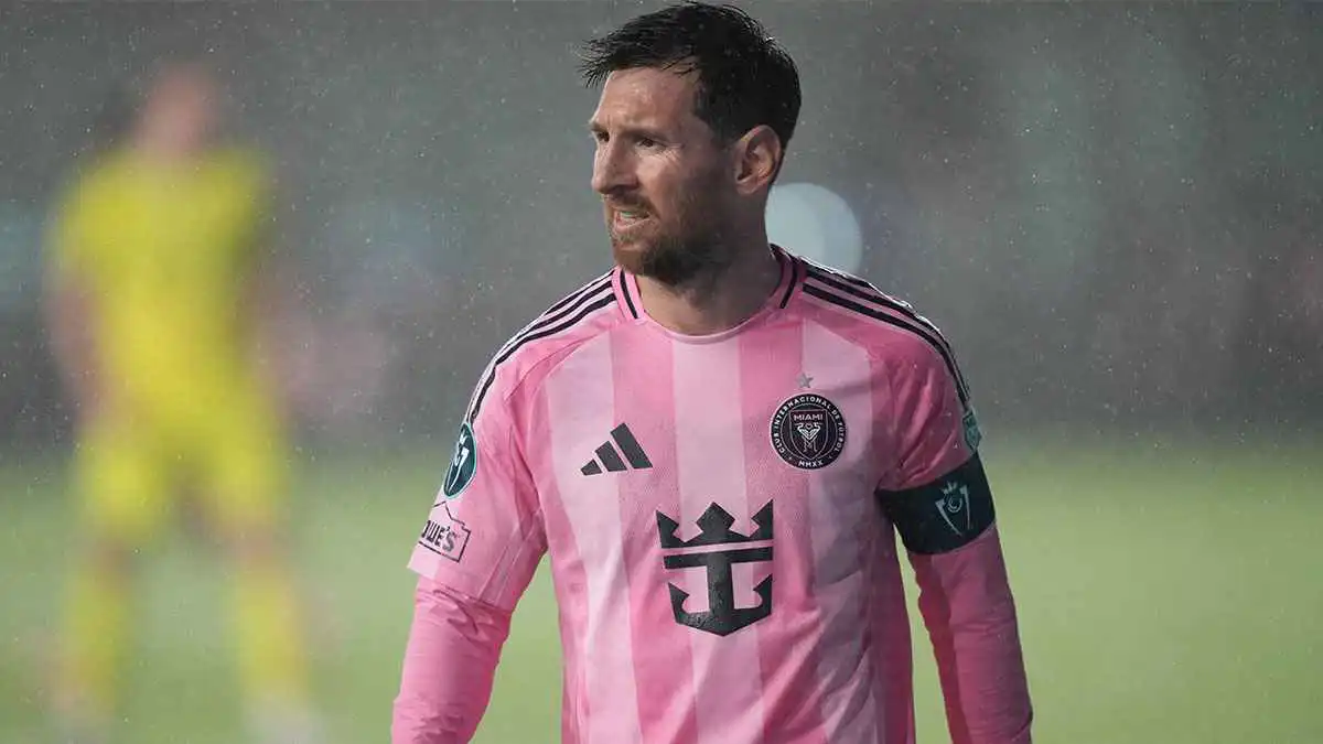 رد فعل ميسي بعد الخروج الصادم من ثمن نهائي أبطال الكونكاكاف (فيديو)