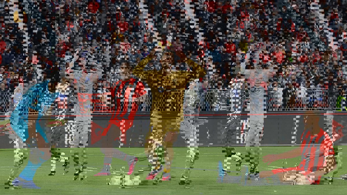 ترتيب الدوري الإسباني: برشلونة يسقط أمام ألميريا ويعطي بصيص أمل لريال مدريد