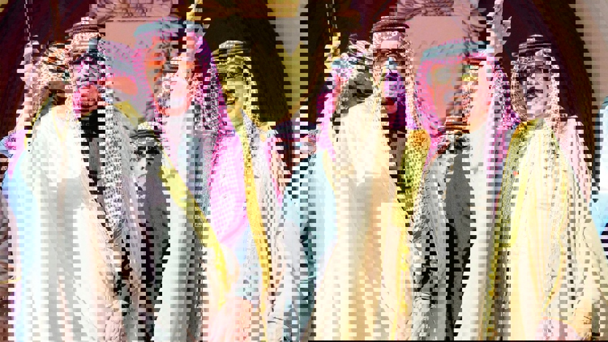 بالفيديو.. العاهل البحريني يفاجئ الملك سلمان بمصافحة خاصة