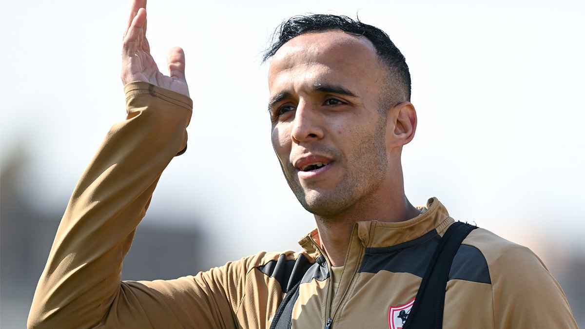 بيسيرو يكافئ ناصر منسي