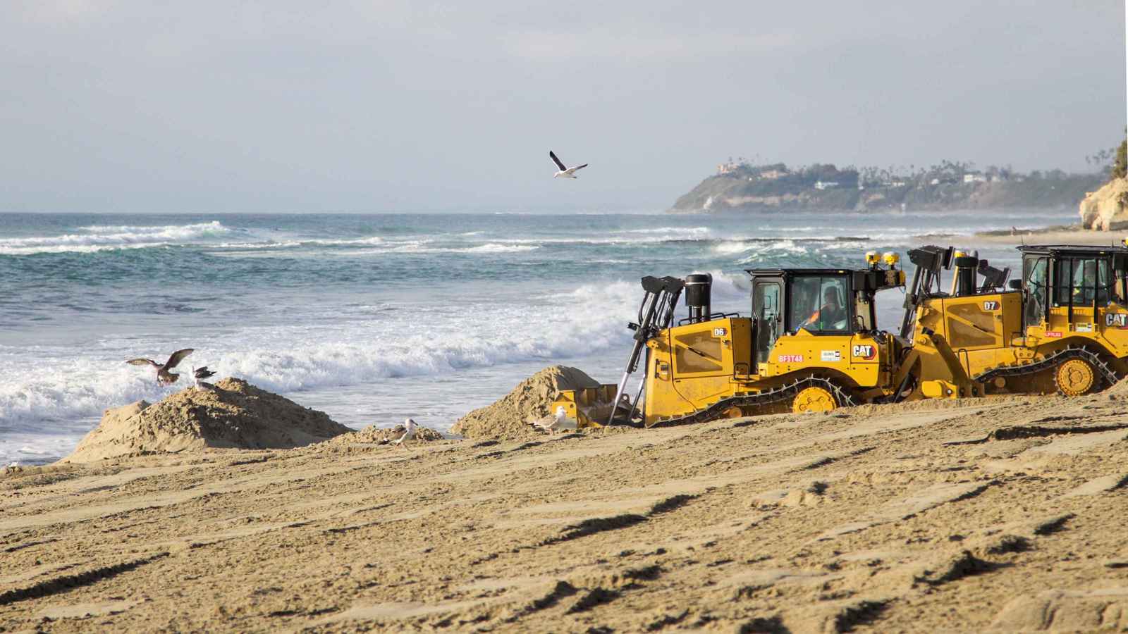 مقتل امرأة دهسا على شاطئ تركي (فيديو)