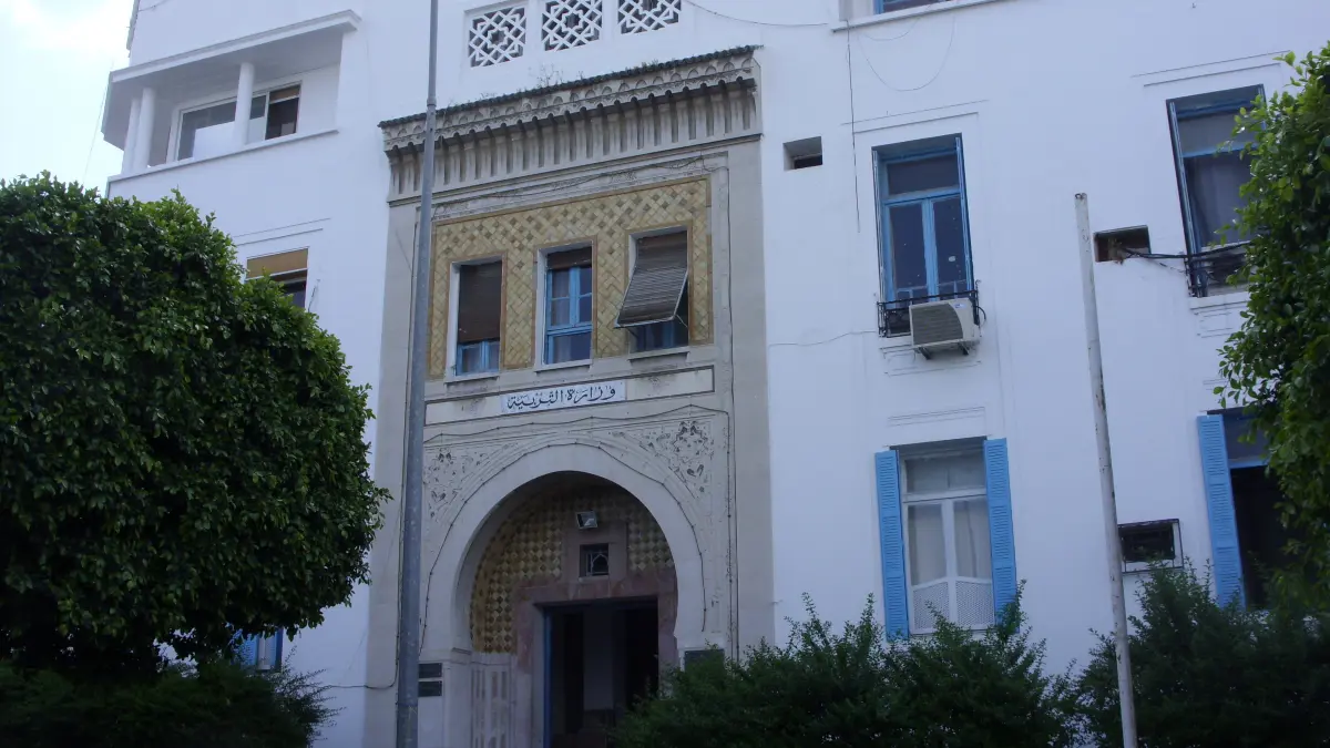 قرار لوزارة التربية يثير غضب الصحفيين في تونس.. ومطالب بسحبه