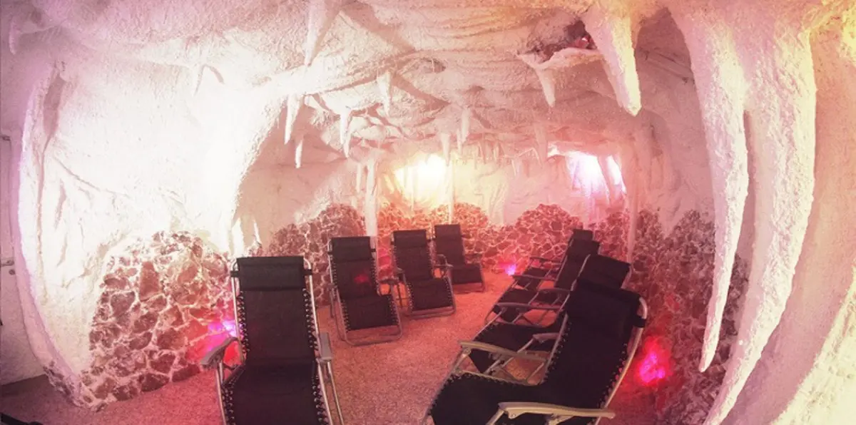 التشيك يلجأون لكهوفهم الرملية طلبًا للعلاج