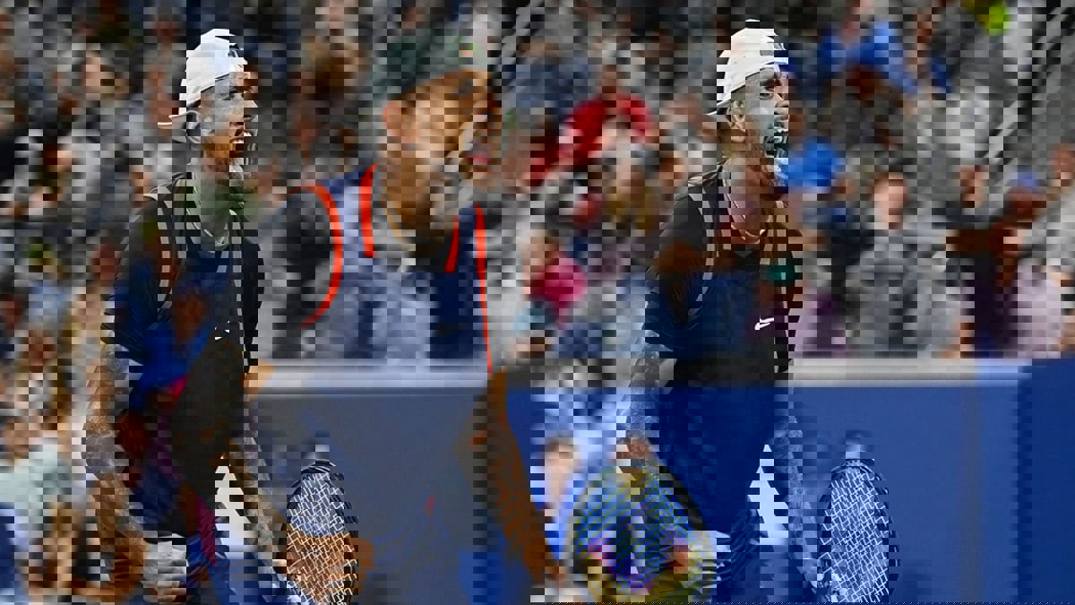 كيريوس يطيح بحامل اللقب ميدفيديف ويتأهل لدور الثمانية ببطولة أمريكا المفتوحة