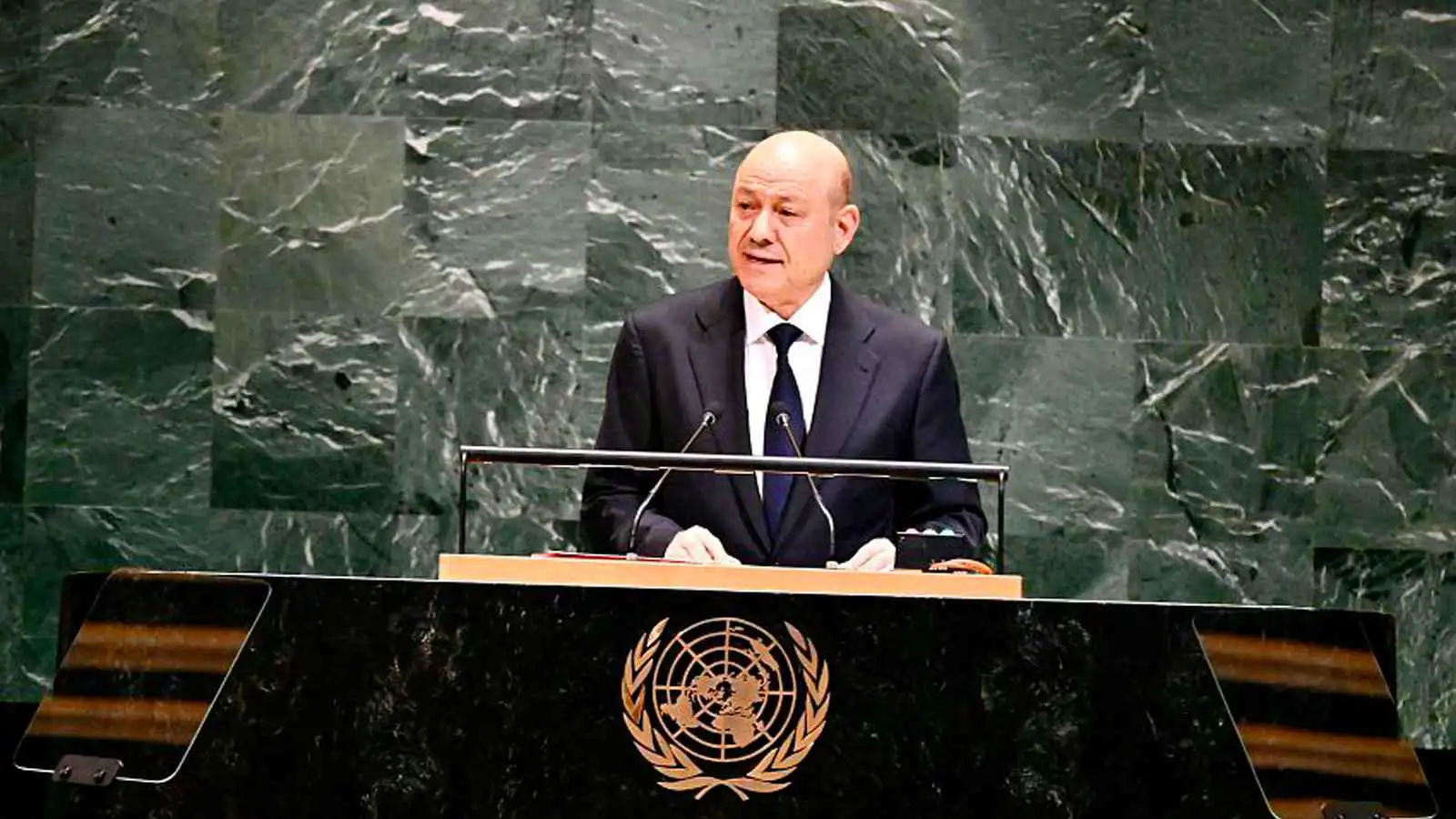 العليمي: اليمن وغزة "ساحة اختبار أخلاقي حقيقي" للأمم المتحدة