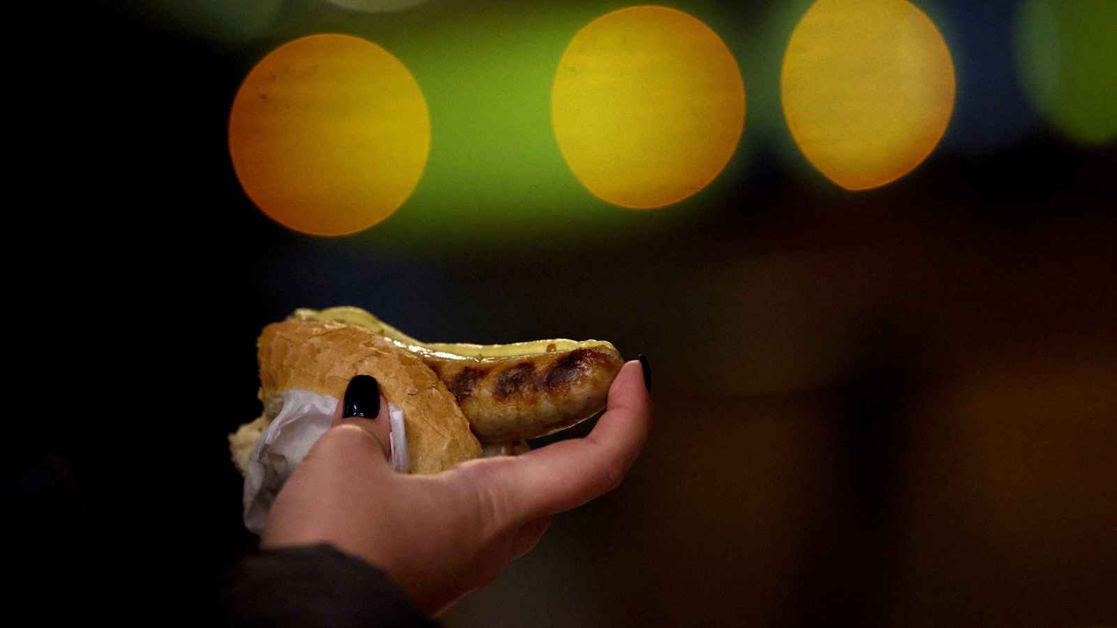 طرق للسيطرة على "إدمان" الوجبات الخفيفة