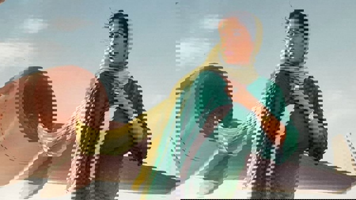 منى زكي لـ"إرم نيوز": هذا سر ارتدائي الحجاب وهذه كواليس "الرحلة 404"