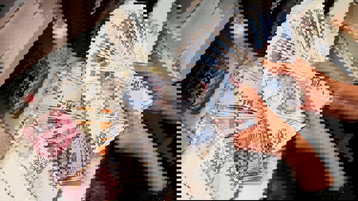 الليرة تهبط 3% والاقتصاد التركي يتجه إلى المجهول