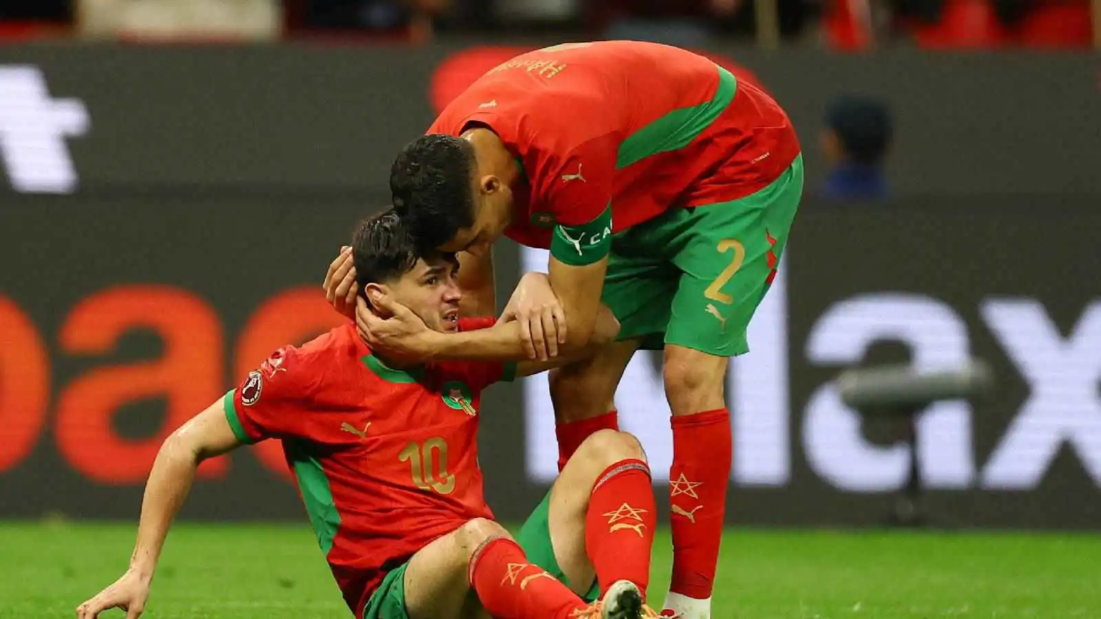 بكاء أشرف حكيمي ودياز بعد فوز منتخب المغرب على نيجيريا (فيديو)