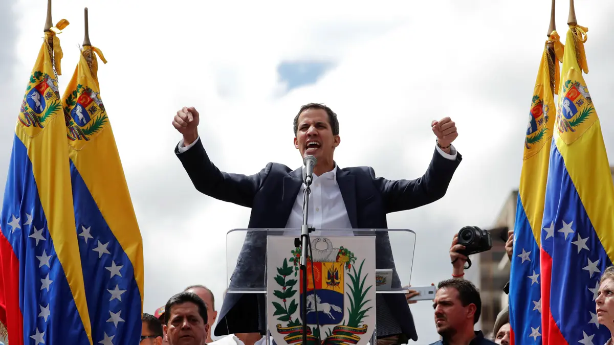 فنزويلا.. غوايدو يقود مسيرة في العاصمة لمواصلة الضغط على مادورو