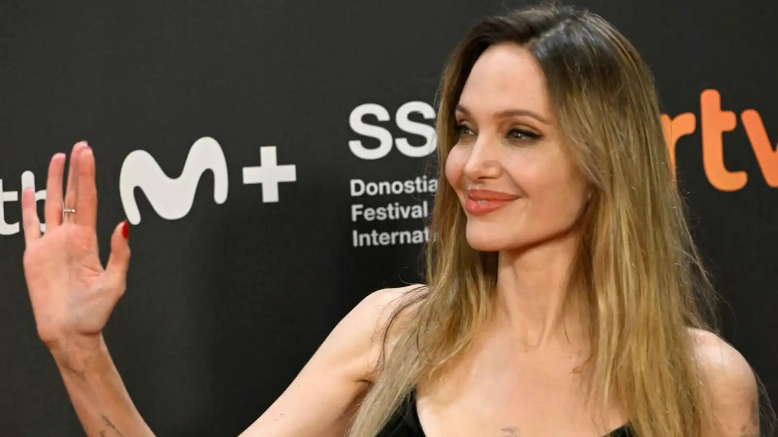 بعد سنوات طويلة.. أنجلينا جولي تستعد لترك الولايات المتحدة