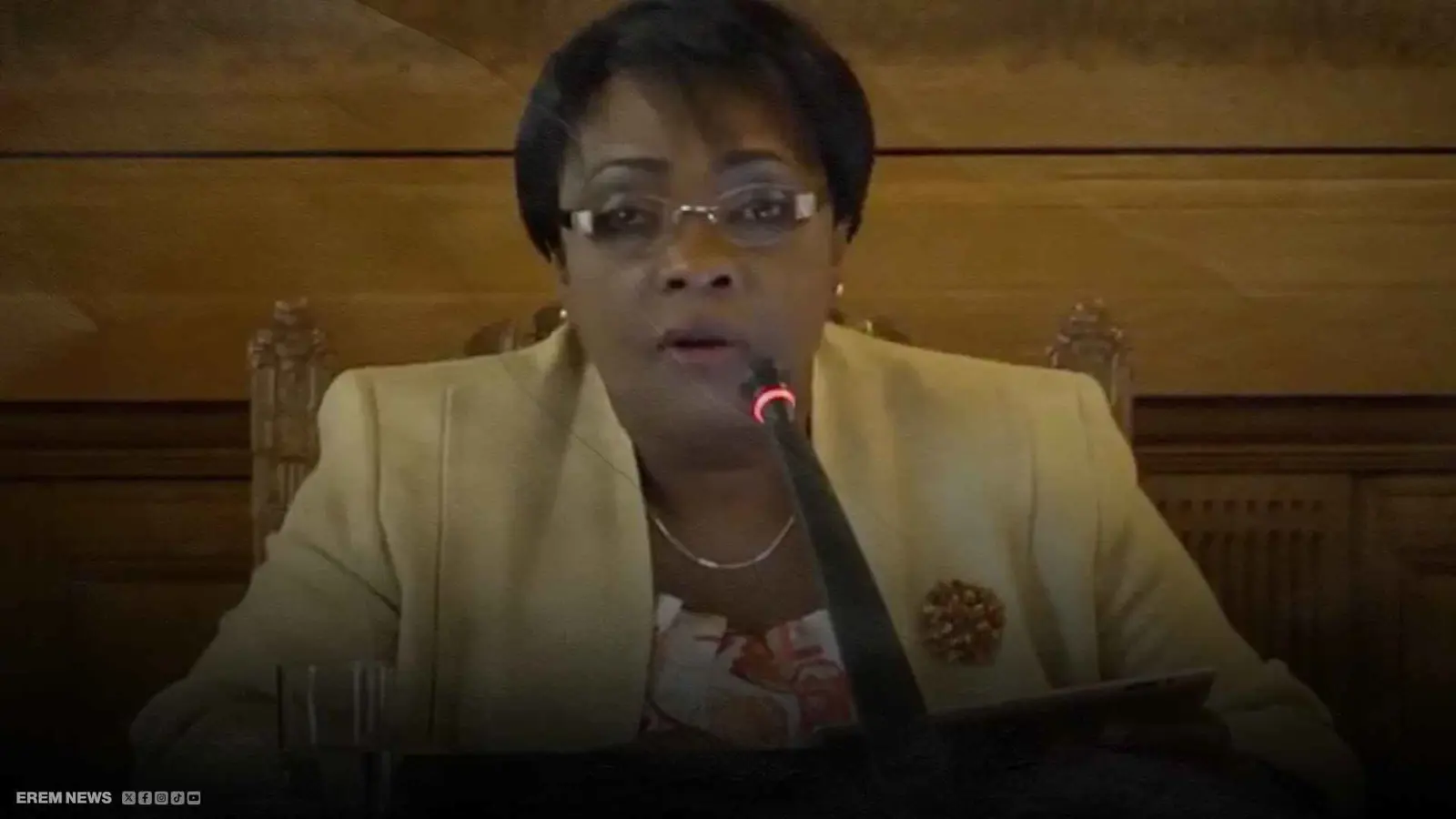 جوليا سيبوتيندي