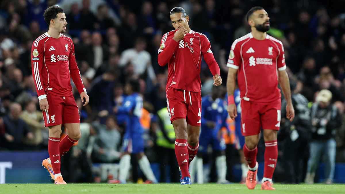 أولهم محمد صلاح.. 5 نجوم يجب أن يرحلوا عن ليفربول
