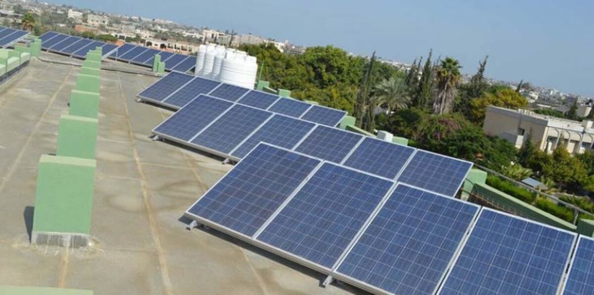 الشمس تنير بيوت غزة بدلا من الكهرباء