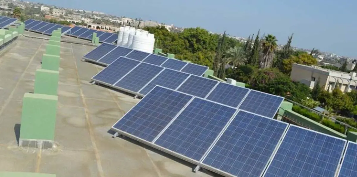 الشمس تنير بيوت غزة بدلا من الكهرباء