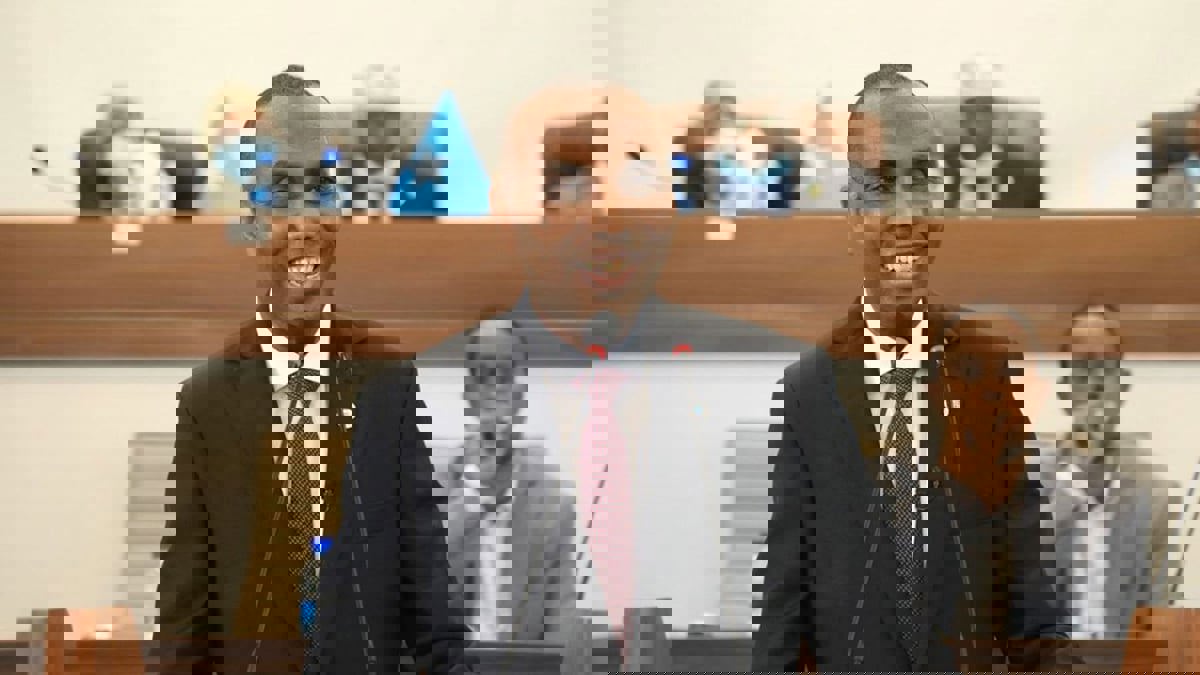 برلمان الصومال يصادق على تعيين حمزة عبدي بري رئيسا للوزراء