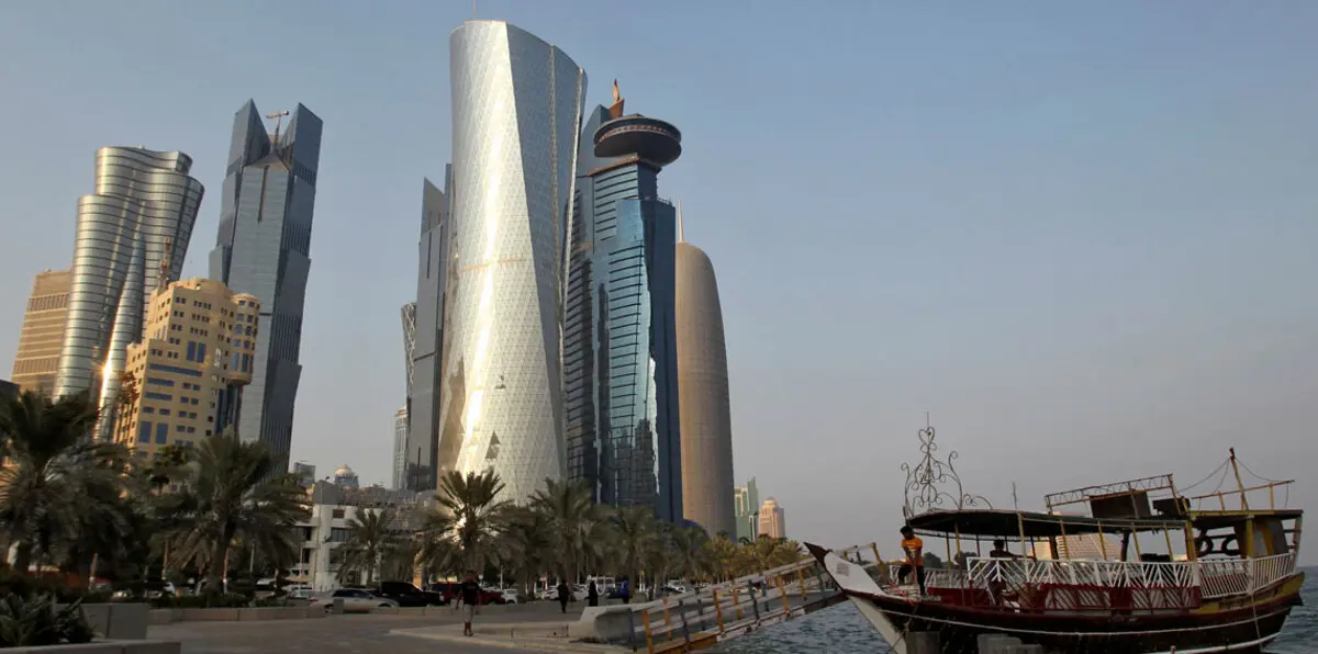 "فيتش": قطر قد تخفض الإنفاق الرأسمالي بسبب العقوبات