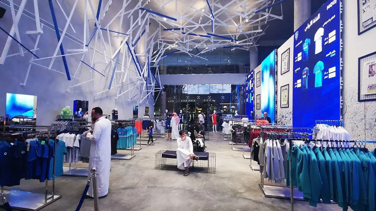 نادي الهلال السعودي يفتتح متجره الرسمي بحضور نجوم الفريق (شاهد)