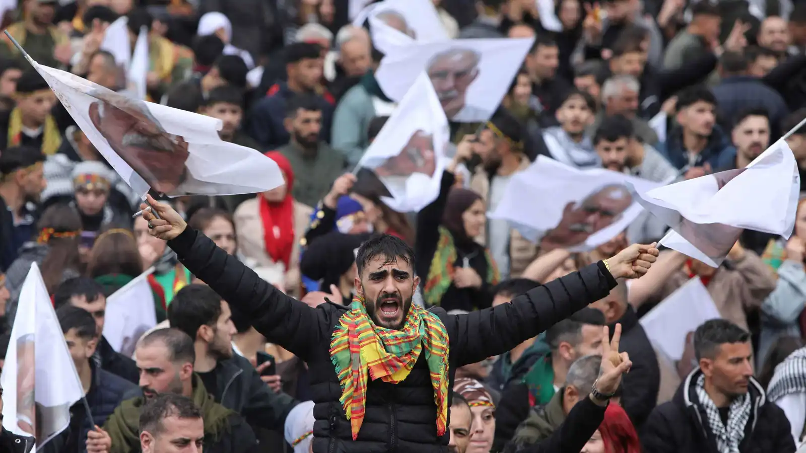 سلام معلّق.. لماذا فرملت أنقرة التسوية مع الأكراد؟