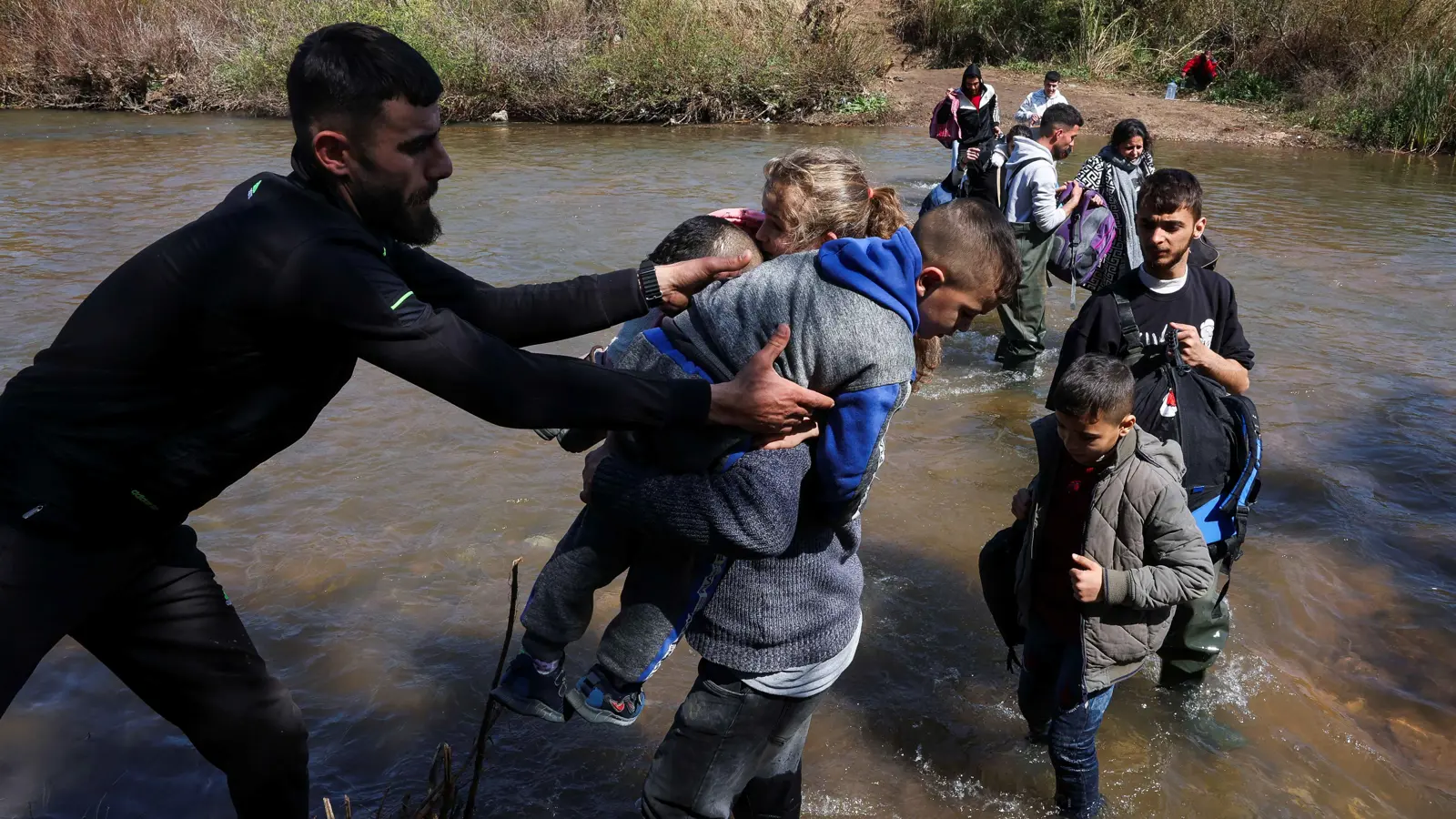 تحديات داخلية وخارجية تعيق ترسيم الحدود بين سوريا ولبنان