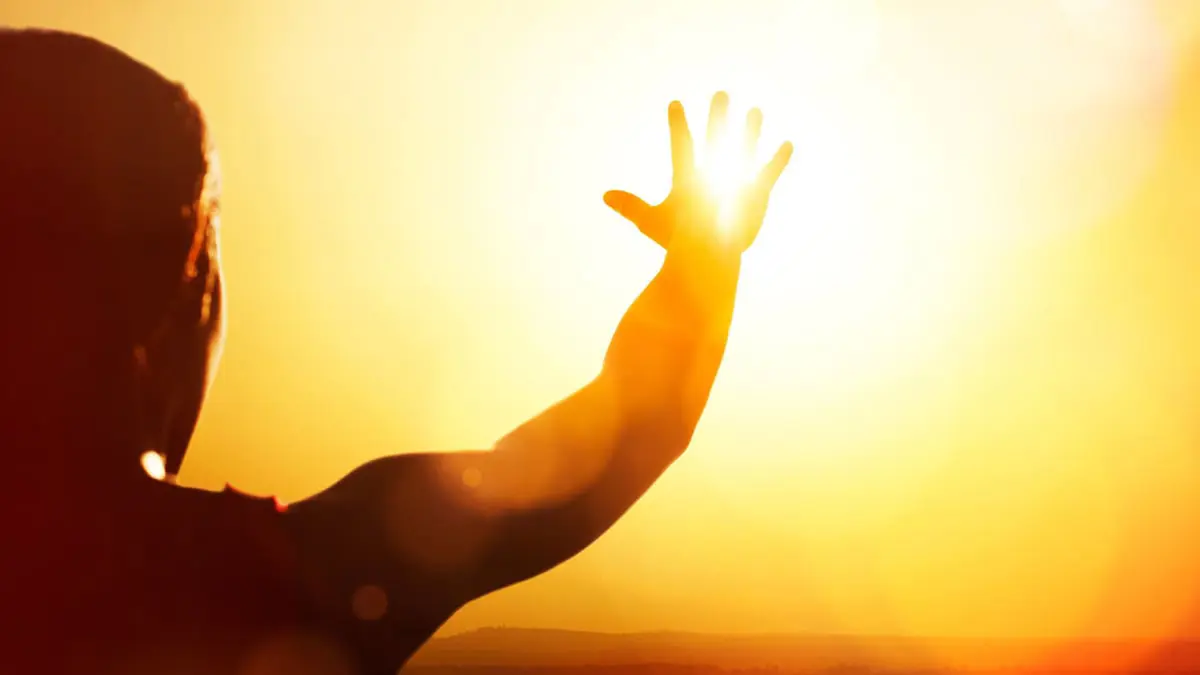  طبيب يحذر: ضربة الشمس قد تؤدي إلى الموت 