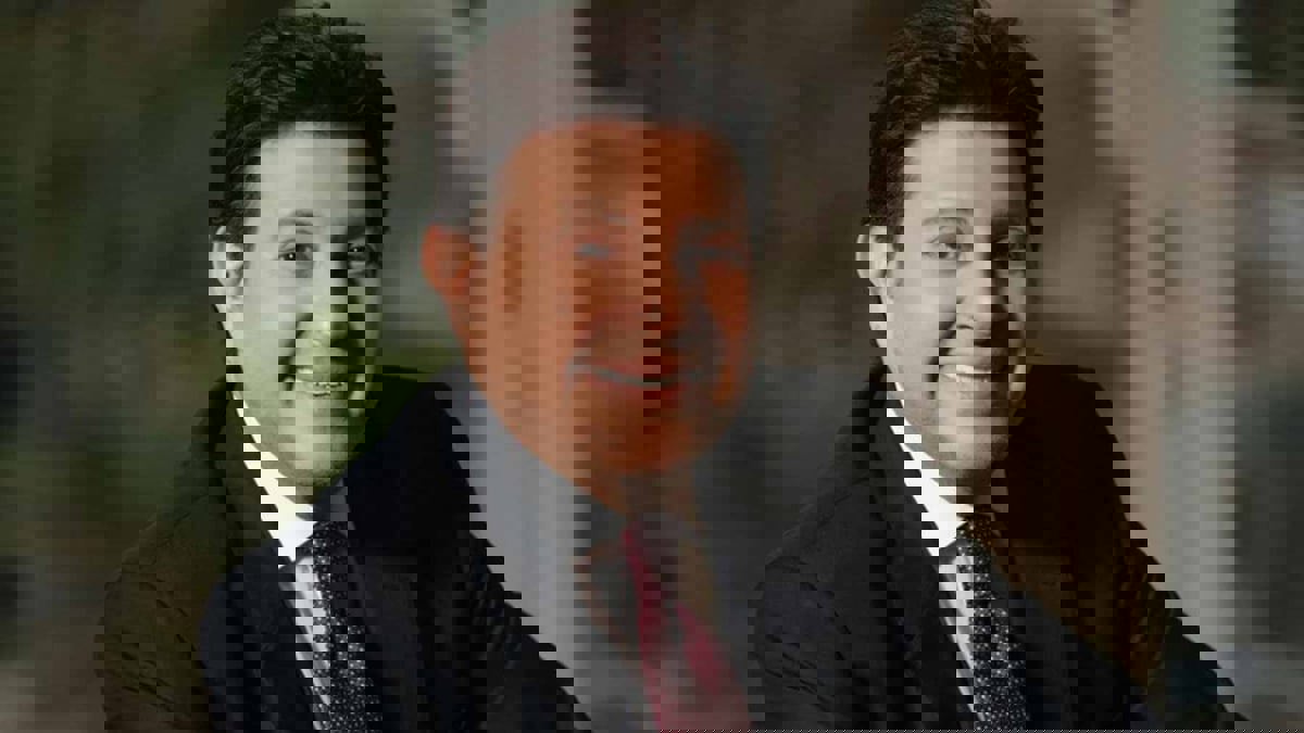 تحرك قانوني من هاني شاكر تجاه شاعر اتهمه بالسرقة