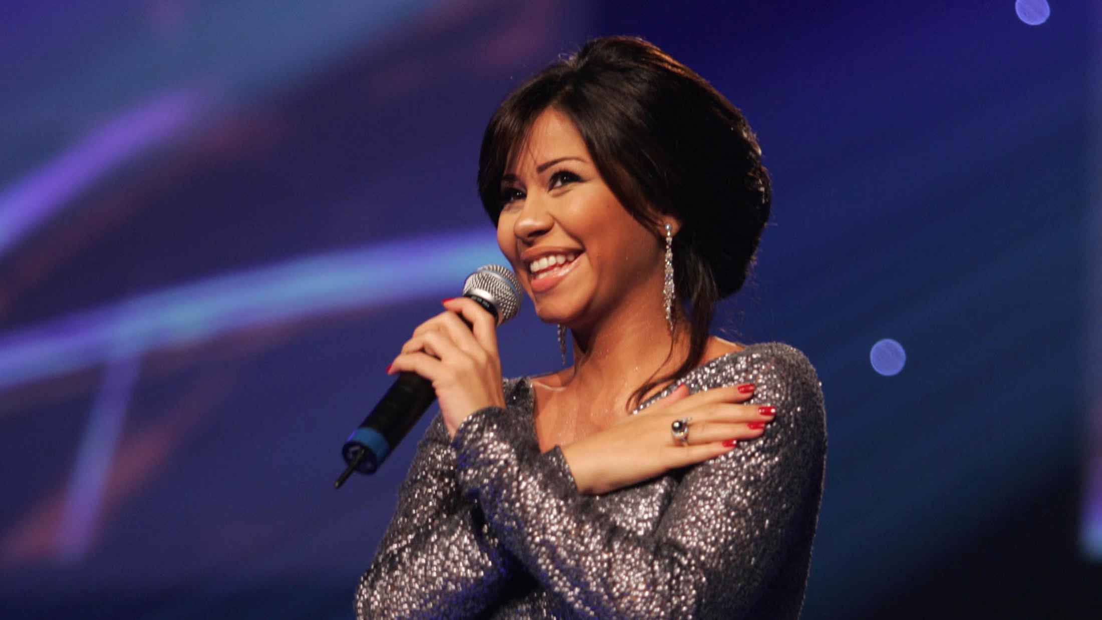 محام مصري يطالب وزير الثقافة بحماية شيرين عبدالوهاب