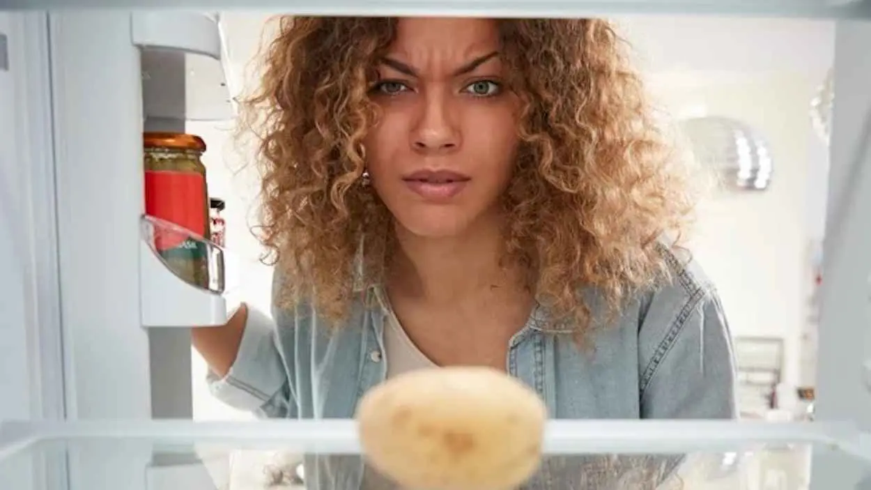 "خطر التسمّم".. توقّف عن وضع هذه الأطعمة في الثلاجة