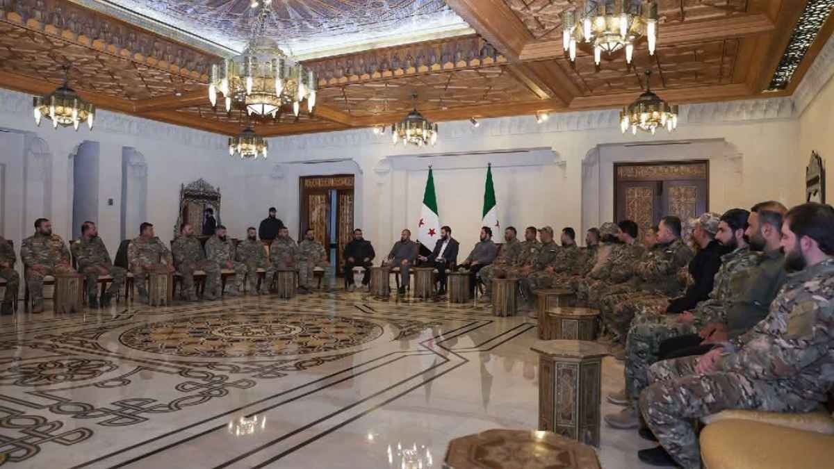 رغم سقوط الحليف.. لماذا تسعى طهران لاستعادة التواصل مع دمشق؟