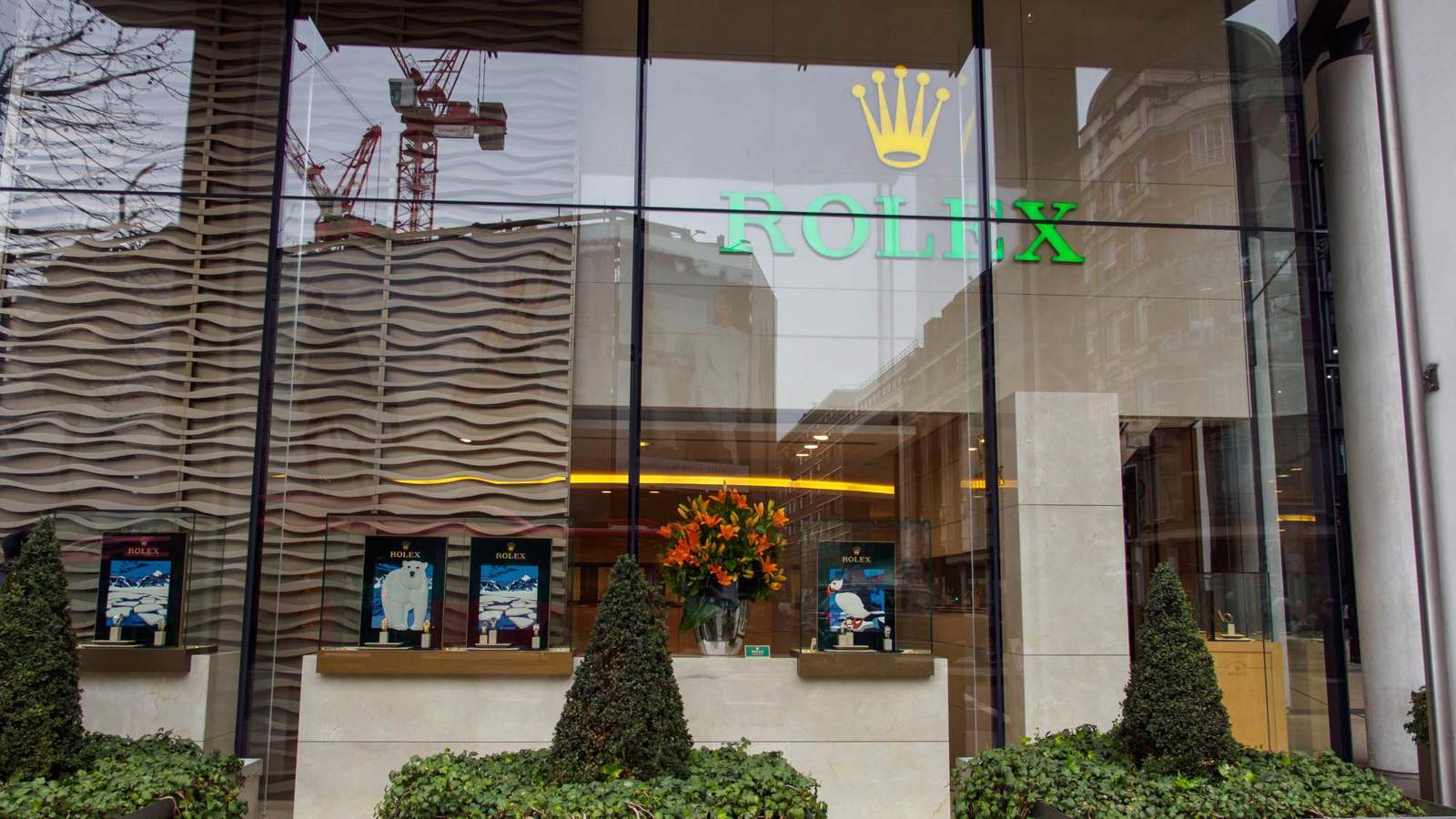 بكمين محكم.. الشرطة البريطانية تُطيح بعصابة سرقة ساعات فاخرة (فيديو)