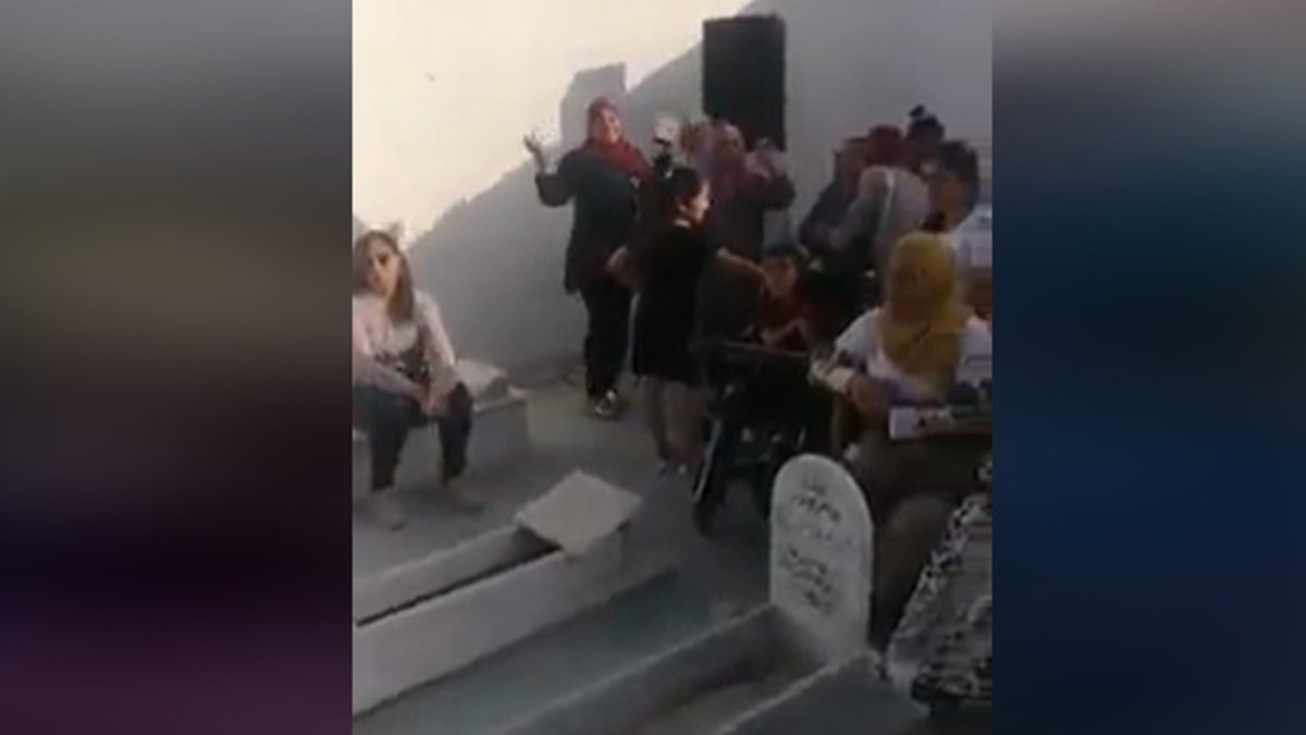 في تونس.. إقامة حفل زفاف بمقبرة و النيابة تحقق (فيديو)