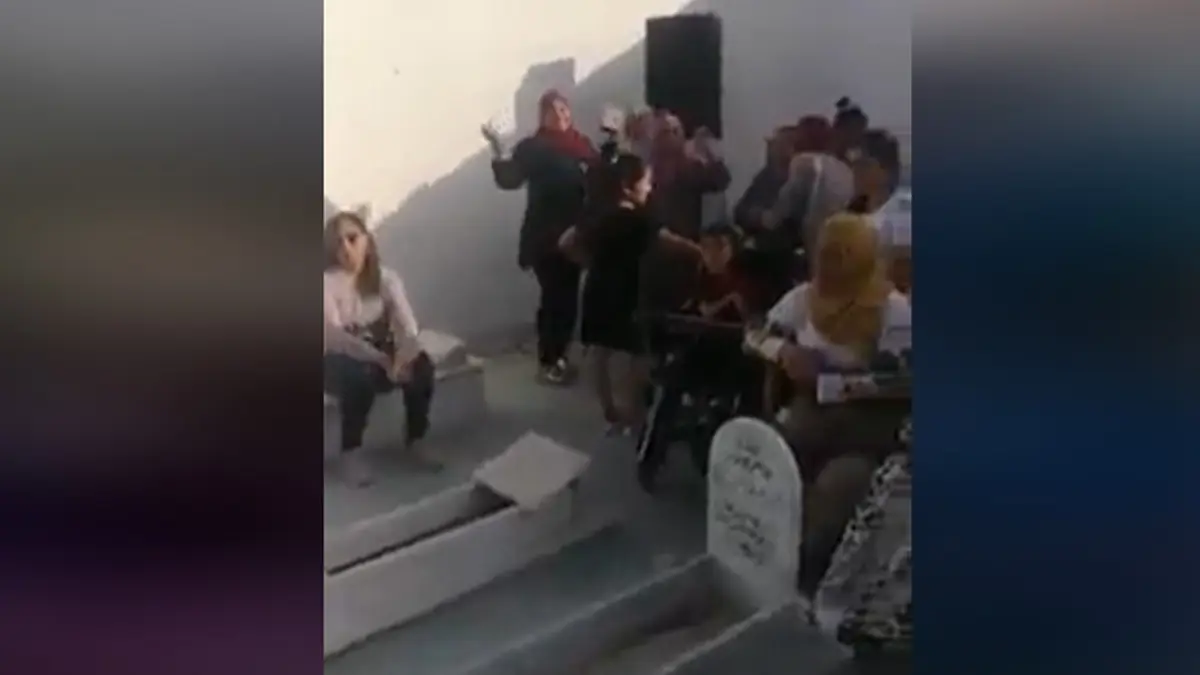 في تونس.. إقامة حفل زفاف بمقبرة و النيابة تحقق (فيديو)
