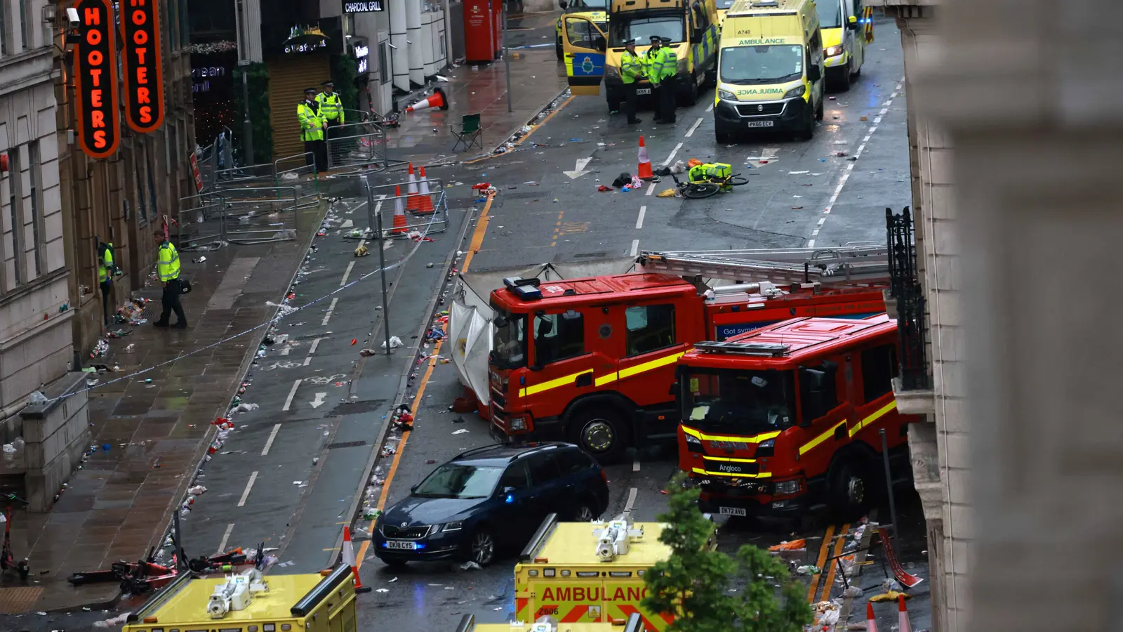 الضحايا تطايروا في الهواء.. من هو منفذ حادث الدهس في ليفربول؟ (فيديو)