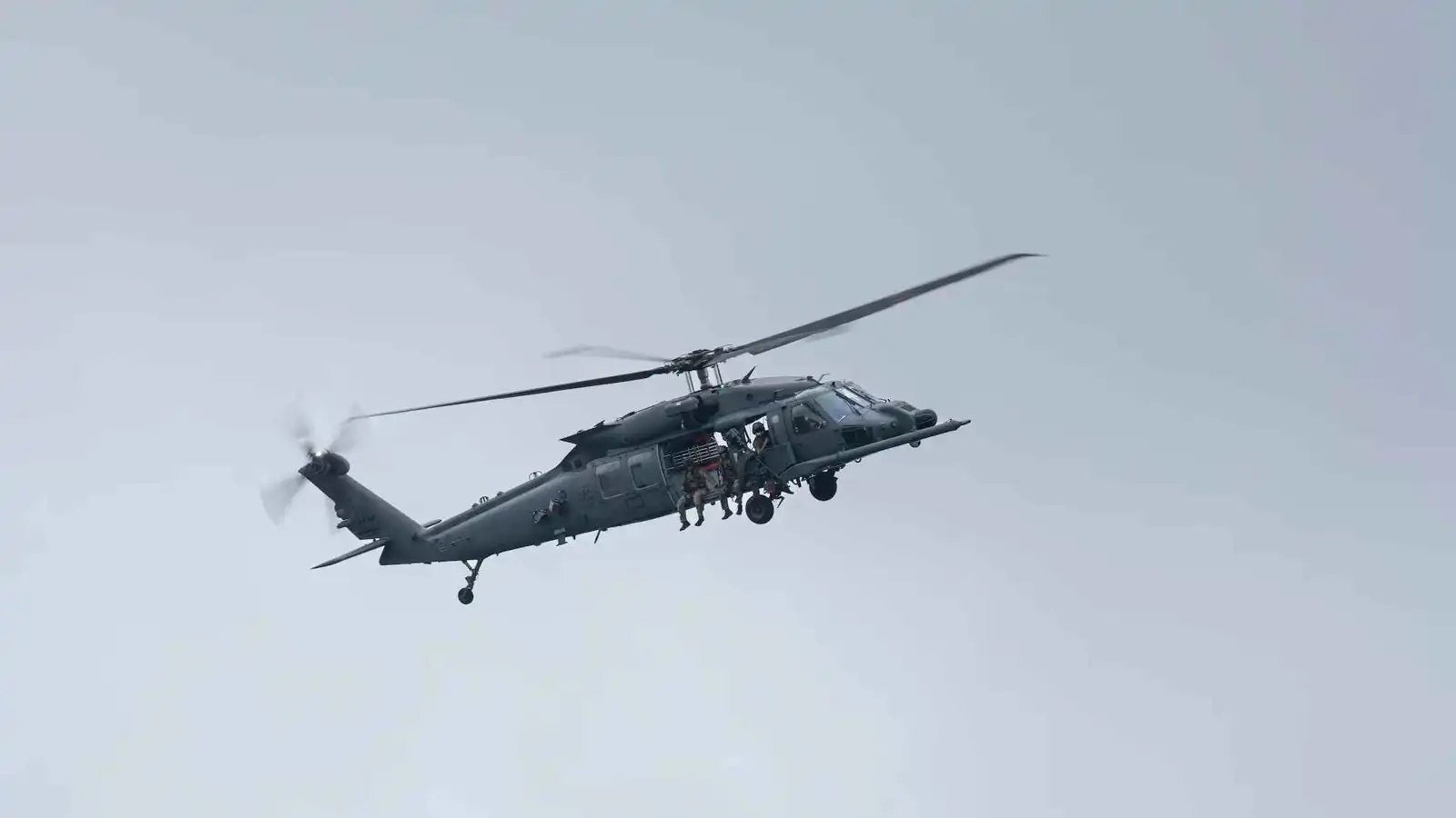 مسؤول أمريكي يكشف عن إصابة 3 جنود خلال مهمة إنقاذ في إيران