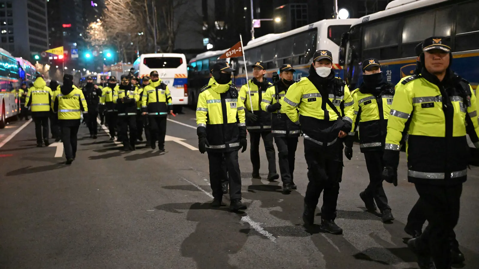 كوريا الجنوبية.. اعتقال 56 متهما بأعمال عنف خلال محاكمة الرئيس المعزول