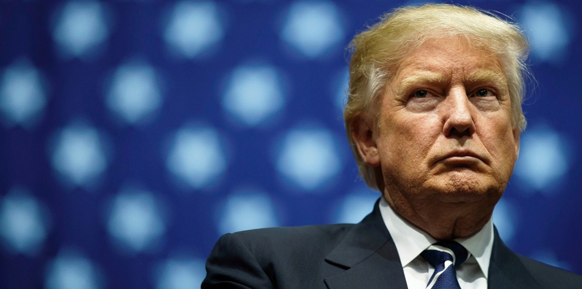 ترامب يتمسك بالتعرفات الجمركية الجديدة ويلوح برفعها أو خفضها لبعض الدول