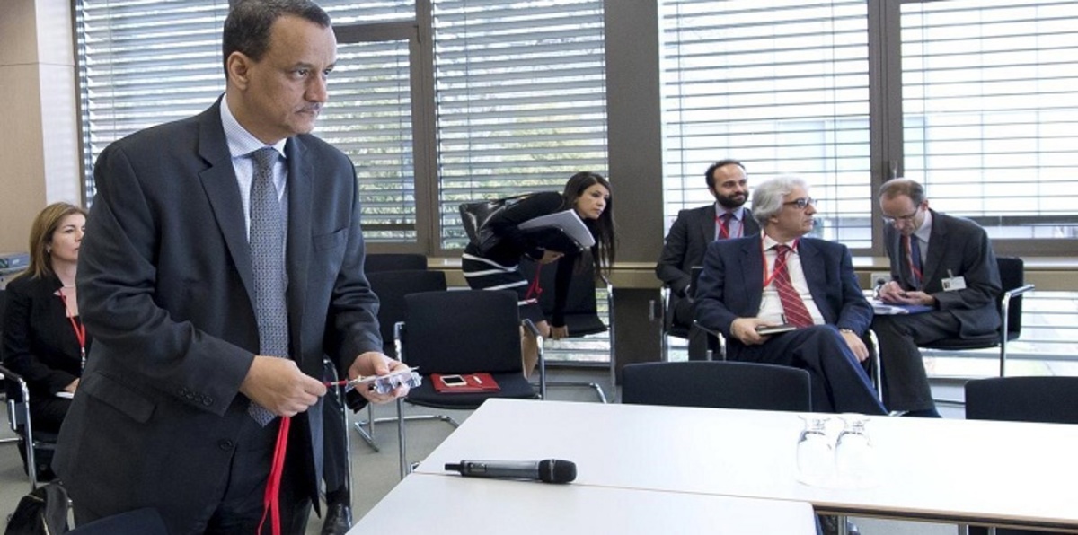 هادي يرفضها ضمنيًا ووفد الشرعية يؤكد عدم تلقي نسخة من "خطة السّلام الأممية"