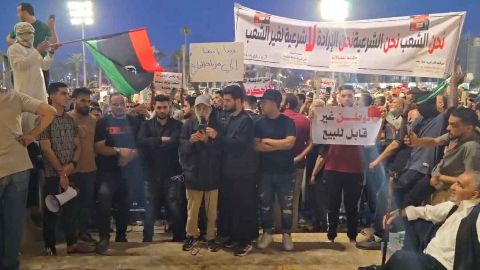 بدء العصيان المدني.. محتجو طرابلس يصعّدون "حتى إسقاط الدبيبة" (فيديو)