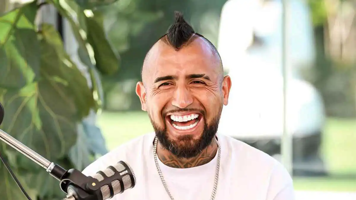 فيدال يختار أفضل 3 لاعبين شاهدهم على الإطلاق