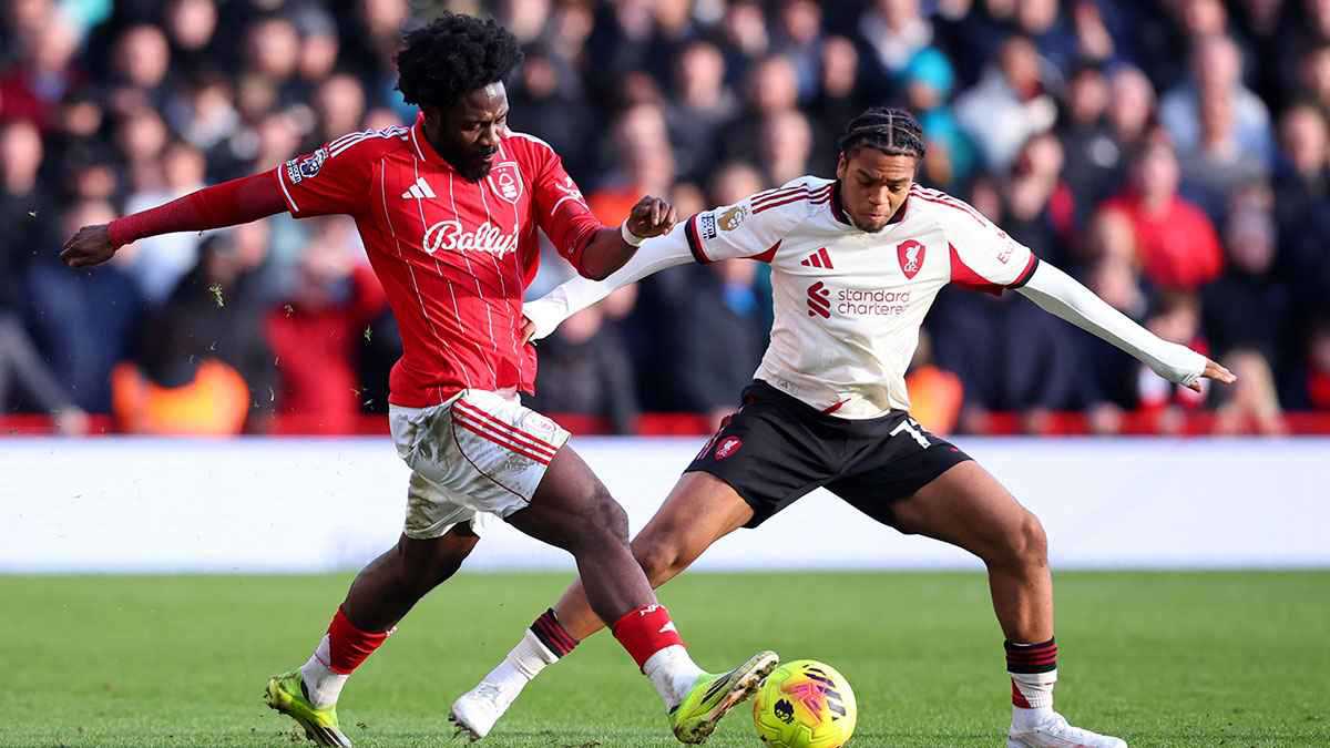 رغم تألقه.. لماذا يرفض سلوت الاعتماد على نغوموها؟ 