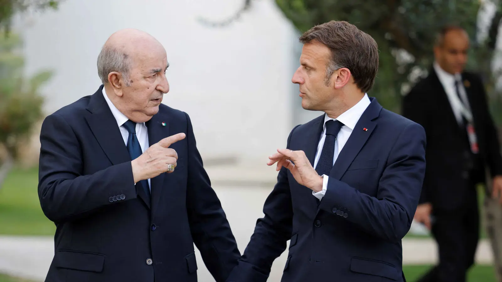 "دوالمن".. مؤثر جزائري يتحول إلى رمز للخلاف بين باريس والجزائر