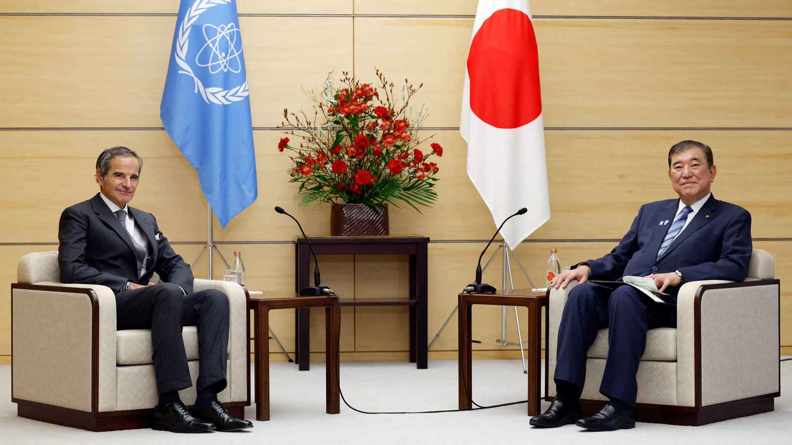 غروسي يطالب إيران بإثبات عدم سعيها لامتلاك أسلحة نووية