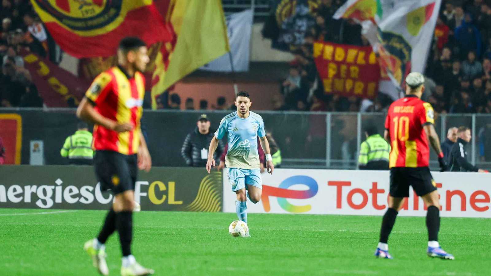 استشهدوا بناصر منسي.. ما العقوبة التي تنتظر ياسر إبراهيم حال تدخل الكاف؟ 