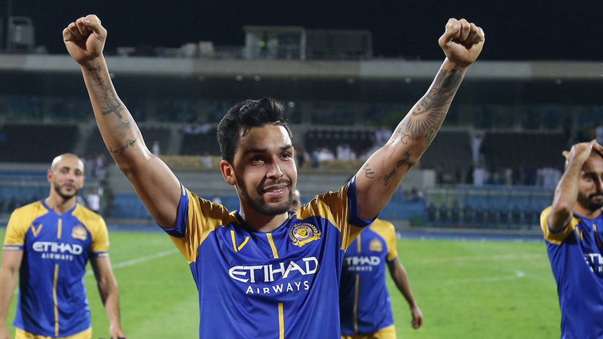 إيقاف بيتروس لاعب نادي النصر السعودي يشعل غضب جماهير الهلال