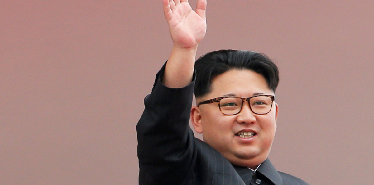 شاهد.. الصور الأولى للقاء زعيم كوريا الشمالية بوزير خارجية أمريكا