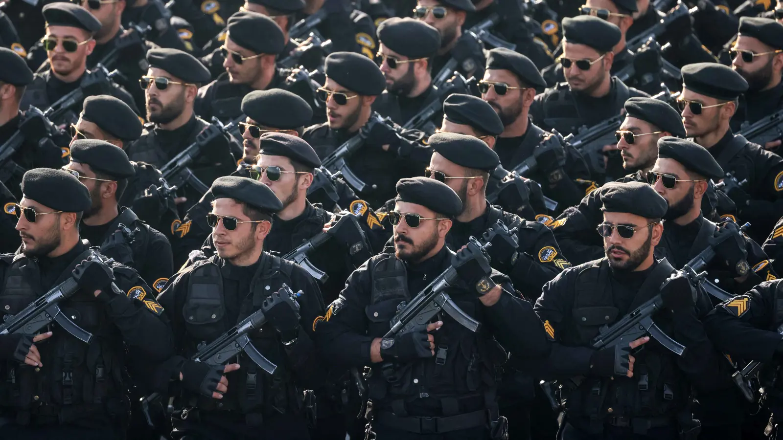 الجيش الإيراني لترامب: أنت بدأت الحرب ونحن سننهيها