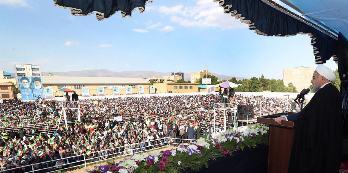 بالفيديو.. مدينة إيرانية تستقبل روحاني بهتافات غاضبة تصفه بـ"الكاذب"