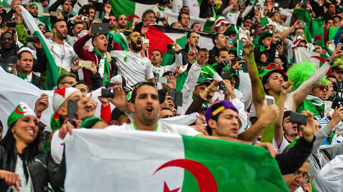 رياضة بطابع سياسي.. "حراك الملاعب" يحرج السلطات الجزائرية (فيديو)