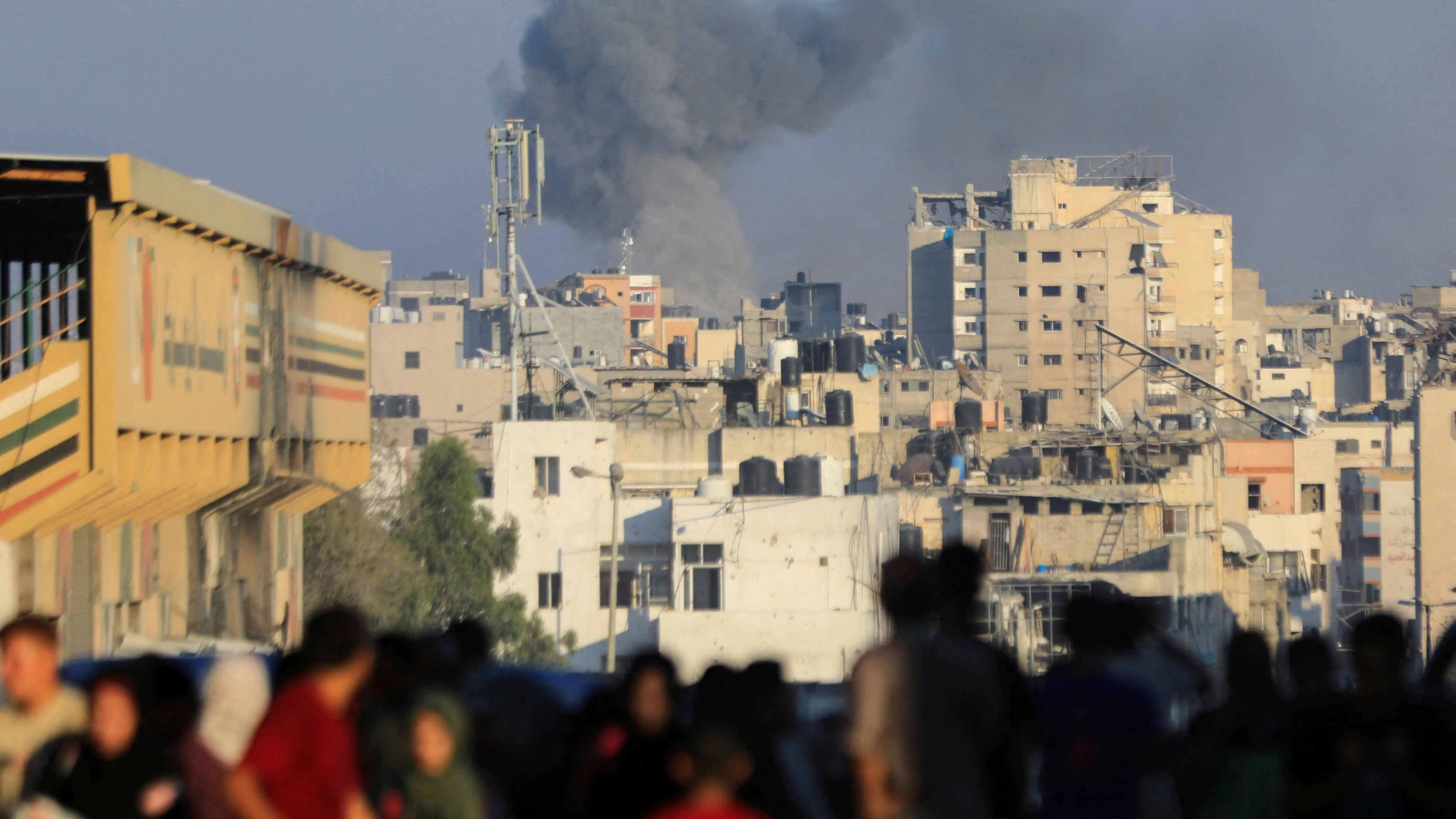 بعد تكثيفها قصف النصيرات ودير البلح.. هل تمهد إسرائيل لسيناريو رفح؟