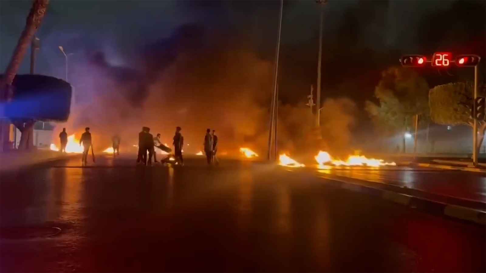 فوضى وإغلاق طرق.. مظاهرات عارمة في ليبيا تطالب برحيل الدبيبة (فيديو)